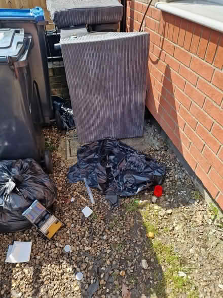 Photo of free Collection of things (croydon CR0) #3