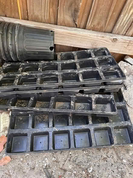 Photo of free Plastic plant containers (Central Oak Park) #1