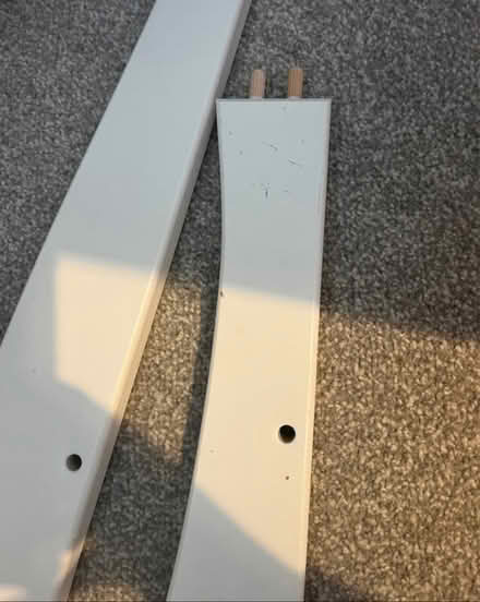 Photo of free White cot bed (Chessington Surrey) #4