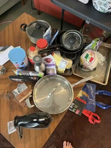 Photo of free moving.. bowls, blanket, jars, glue (Foss Park Somerville) #3