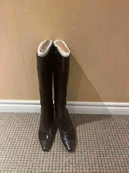 Photo of free Size 9 women winter boots (Southwest Oakville) #3