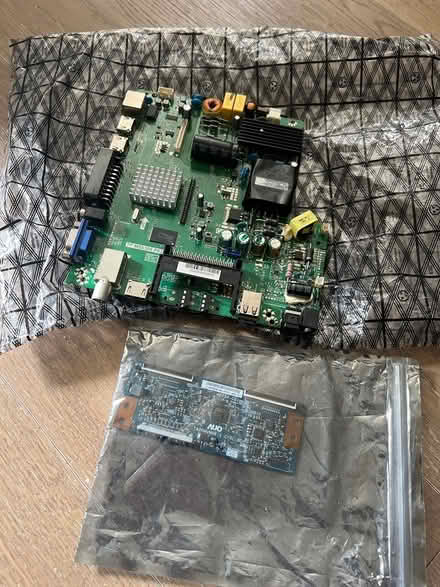Photo of free Seiki 50inch TV SE50RT07UK (West Brompton SW10) #4