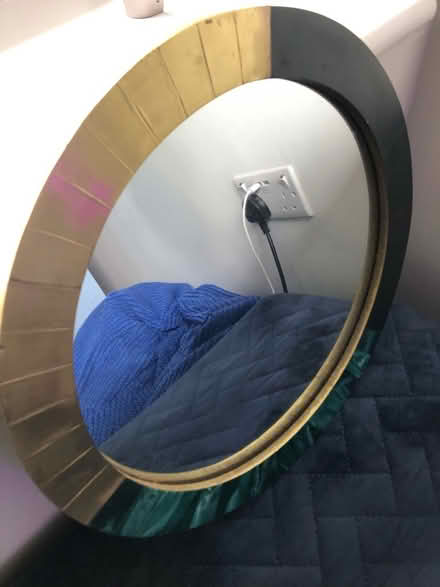 Photo of free Small mirror (UB2) #2