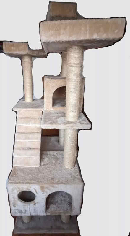 Photo of free 180x85x85cm Zooplus Rapunzel cat tree/play area (Wokingham RG41) #4