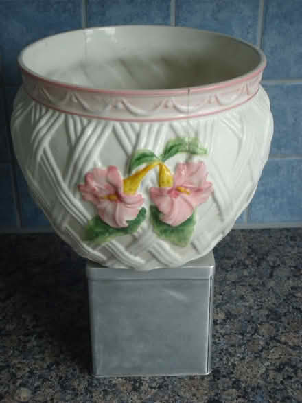 Photo of free Large-ish Portugese pottery Jardinière (Willingdon BN20) #1