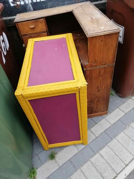 Photo of free bureau hallway cupboard (Worcester Park KT4) #3