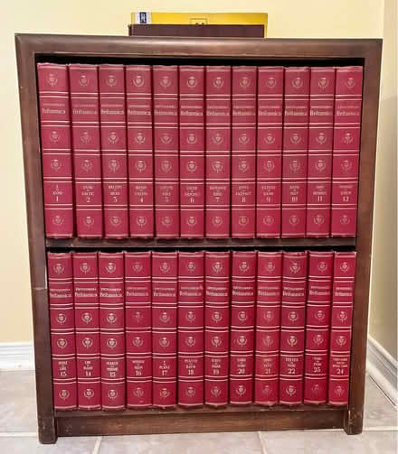 Photo of free Encyclopedia Brittanica 1961 (North West Aurora) #1