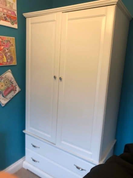 Photo of free Wardrobe with draws (HP22 Wendover) #1