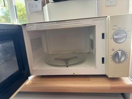 Photo of free Microvawe Russell Hobbs (Eye,) #2