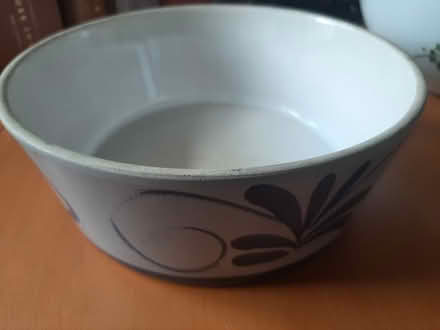 Photo of free Earthenware glazed serving bowl (Streatham SW16) #1
