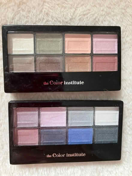 Photo of free eyeshadow palettes (SW8 Wandsworth Road) #1
