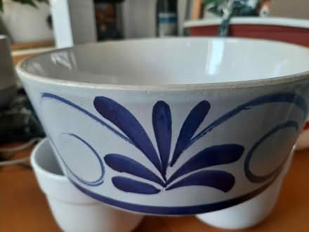 Photo of free Earthenware glazed serving bowl (Streatham SW16) #2