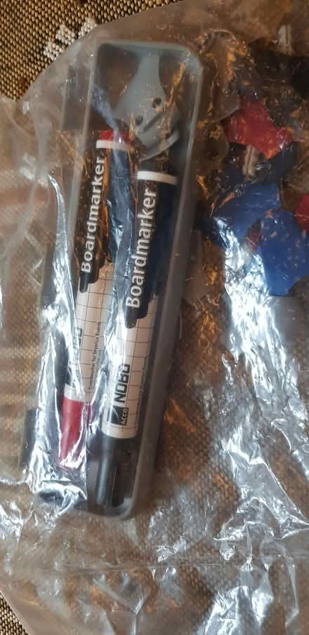 Photo of free Whiteboard/Planner Markers (SE15) #1