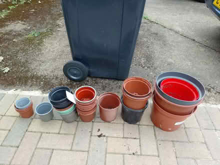 Photo of free Plant pots - plastic (Abingdon OX14) #1