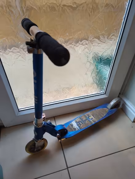Photo of free Micro scooter blue (Kenpshott RG22) #1