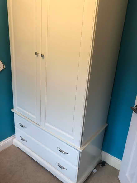 Photo of free Wardrobe with draws (HP22 Wendover) #2