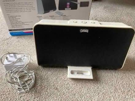 Photo of free Speaker system with FM radio for ipod (Johnby CA11) #1