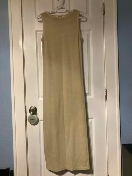 Photo of free Tan/nude midi/maxi dress (Hampton, Wythe) #1