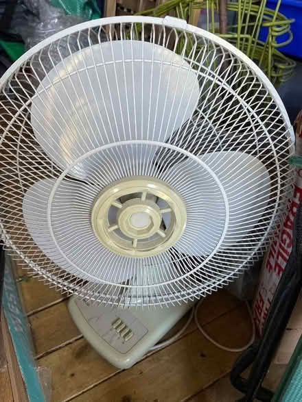 Photo of free Electric fan (Welling DA16) #1