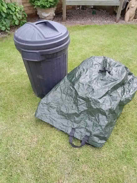 Photo of free Plastic dustbin and large garden sack. (Freeland OX29) #1