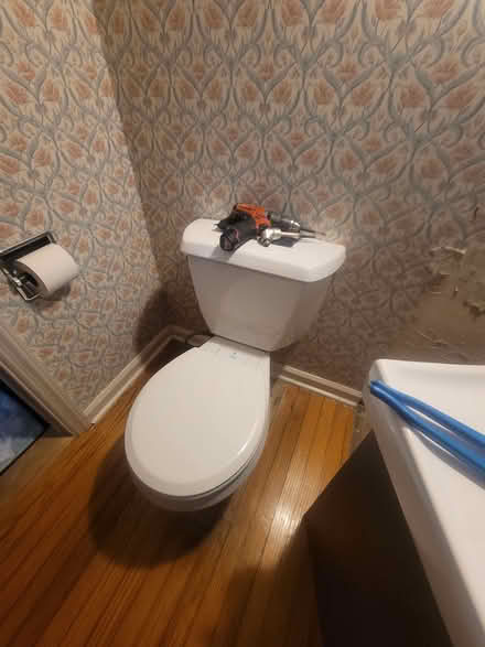 Photo of free Bathroom fixtures (North Lombard) #2