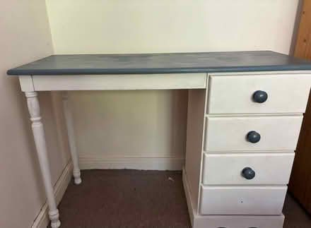 Photo of free Dressing table (droitwich) #1
