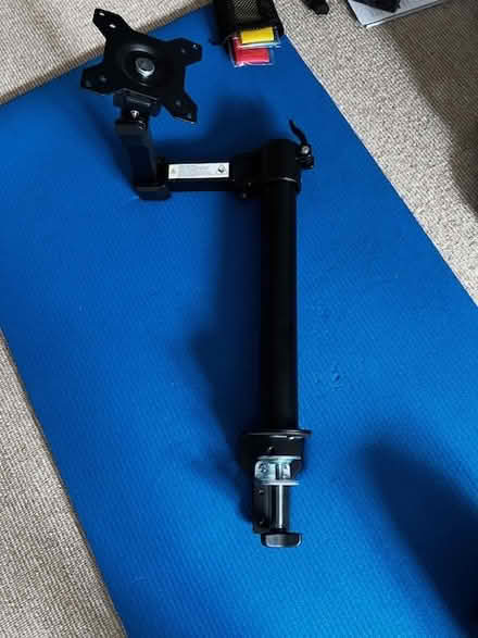 Photo of free Adjusted height monitor arm (SW4) #2