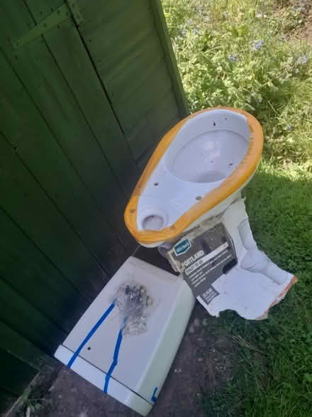 Photo of free Complete toilet and cistern (Walsworth SG4) #2