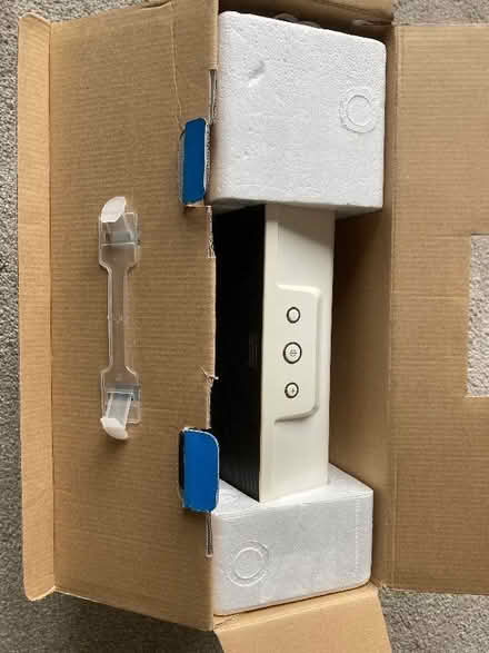 Photo of free Speaker system with FM radio for ipod (Johnby CA11) #3
