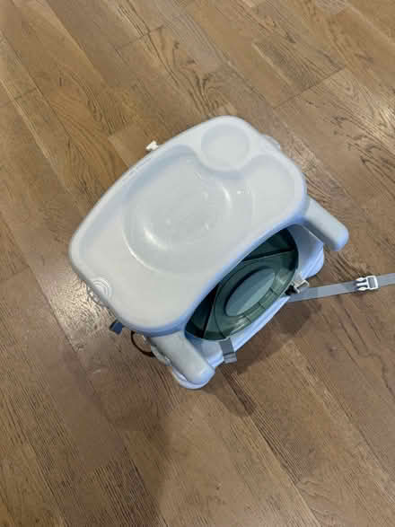 Photo of free Baby feeding chair (York way Camden) #2