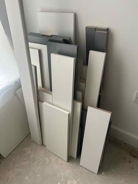 Photo of free Assorted pieces of chipboard (Kennington SE11) #1