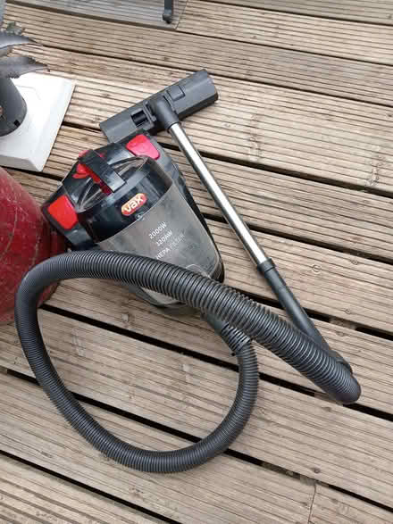 Photo of free Vax vacuum cleaner (Lower Morden SM4)