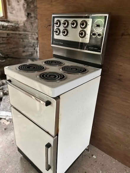 Photo of free Electric double oven (Bowston LA8) #2