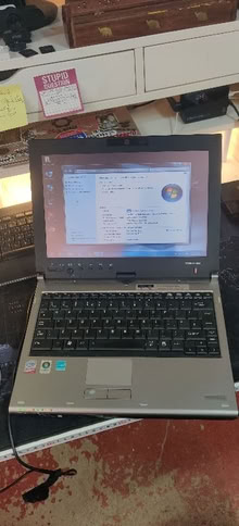 Photo of free Toshiba Windows 7 laptop - very old (Barnacle CV7) #1