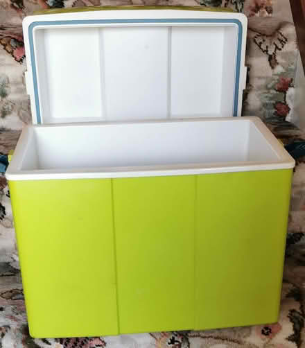 Photo of free Cool Box (Broadheath WA14) #1