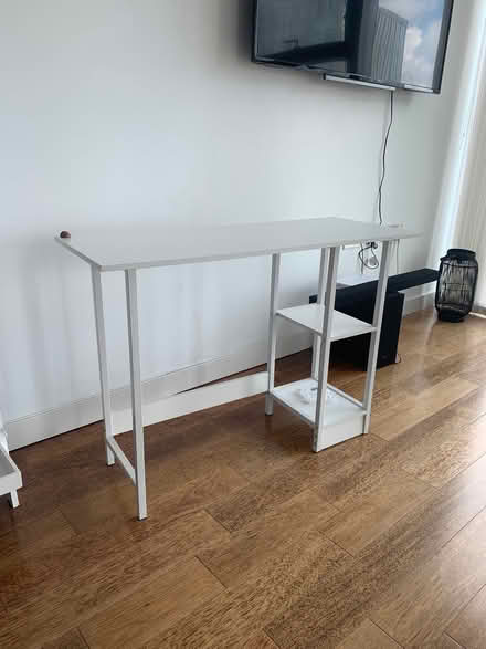 Photo of free Desk (L3) #1