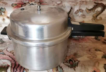 Photo of free HiDome Pressure Cooker. (Broadheath WA14) #2
