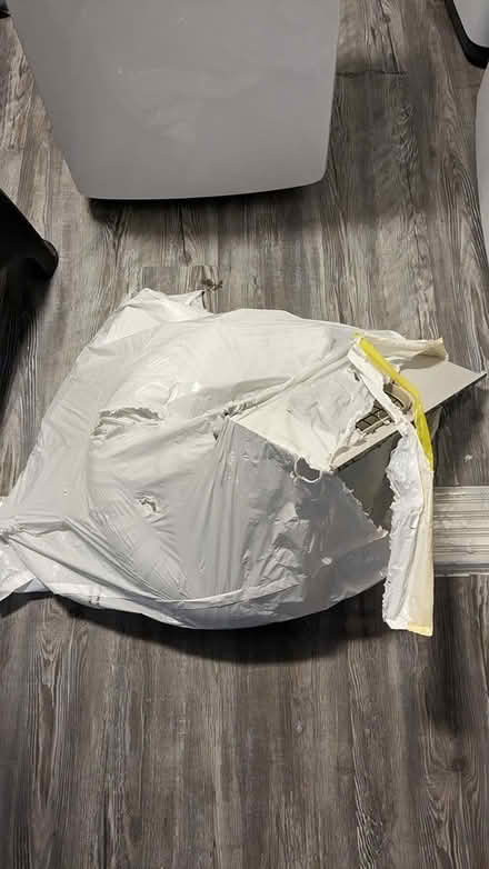 Photo of free Portable air conditioner (Cross Oaks apartments in FWB) #3