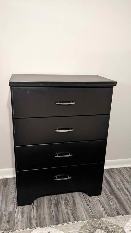 Photo of free 4-drawer dresser (Cross Oaks apartments in FWB) #1
