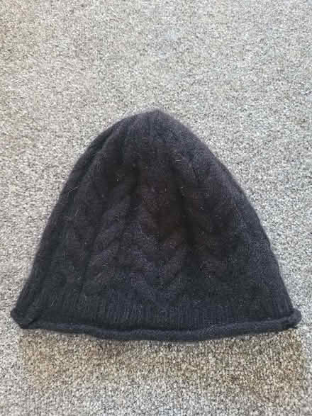 Photo of free Wool beanie, black, 100 % cashmere (West End LA3) #1
