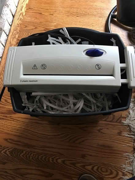 Photo of free Shredder without Bin (K2B-8L7) #1