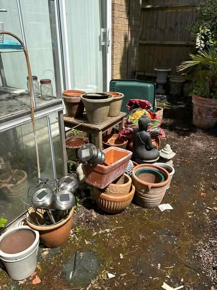 Photo of free Pots various sizes (HP12) #2
