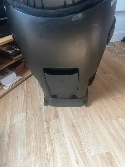 Photo of free Isofix car seat (WS2) #1
