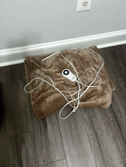Photo of free Heated scarf (Herndon/Elden Street) #1