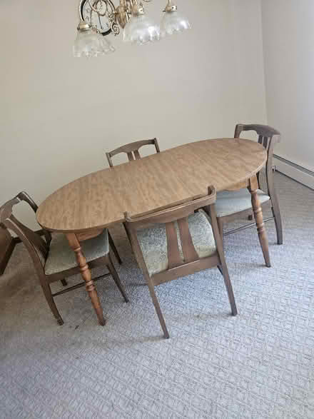 Photo of free dining table w/chairs (Park ridge) #1