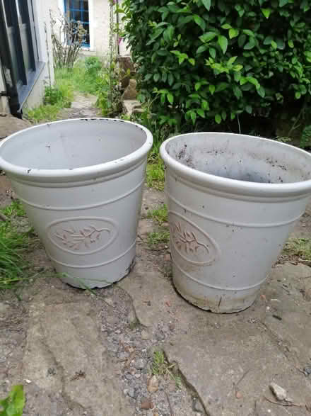 Photo of free 2 large plastic pots (Innox Hill BA11) #1