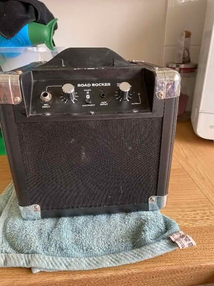 Photo of free Ion amplifier - no cables (Newlyn TR18) #3