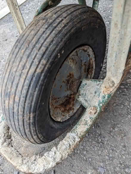 Photo of free Metal wheelbarrow with broken wheel (Timsbury) #2