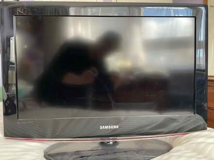 Photo of free Flat screen tv (Hoxton) #1