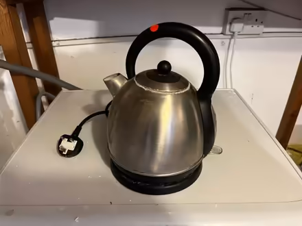 Photo of free electric kettle (islington N1) #1